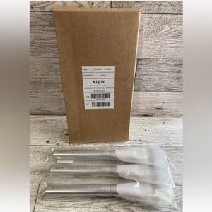 NEW 3 Piece Holographic NYX Professional Make Up Halo Brush Sculpting Set